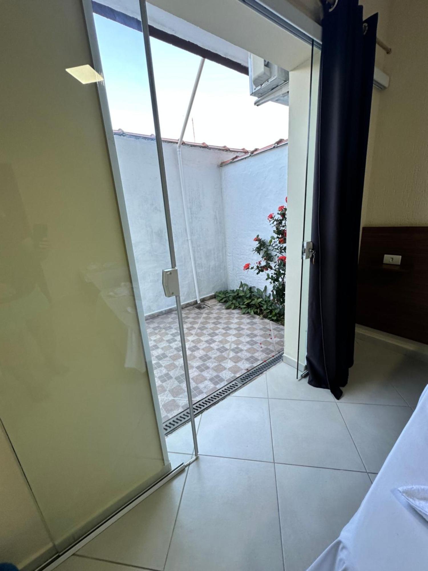 Pousada Werneck Residence Suites Убатуба Екстер'єр фото